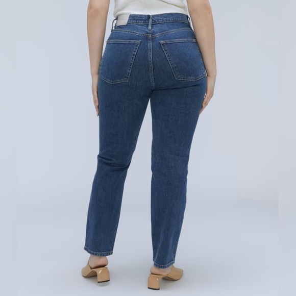 Curvy Original Cheeky Straight Jean in Washed Midnight - Picture 2 of 5